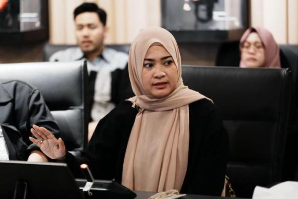 Rhoma Irama prihatin dengan kondisi para seniman musik dangdut khususnya pencipta lagu dan pelaku pertunjukan yang sangat berharap dengan royalti