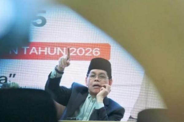 Ini wilayah ijtihadi para ulama. Sedangkan peran umara menetapkan (isbat), seperti wasit yang menjadi fasilitator untuk mempertemukan perbedaan.