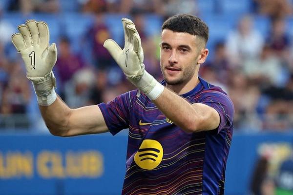 Kiper Barcelona, Joan Garcia, dilaporkan harus absen selama kurang lebih tiga pekan akibat cedera betis kanan.