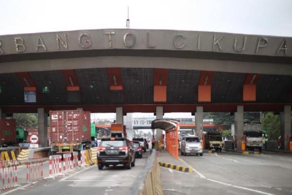 Total lalu lintas yang melintas mencapai hampir dua juta kendaraan, dengan tren kenaikan sekitar 5,6 persen