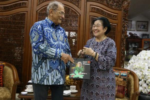 Ramos Horta tiba dengan sambutan hangat dari jajaran elite PDI Perjuangan. Sejumlah tokoh partai yang hadir antara lain Sekjen PDIP Hasto Kristiyanto.