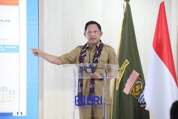 Tito mengatakan jajaran pemerintah langsung bergerak menangani bencana tanpa menunggu arahan khusus dari Presiden Prabowo Subianto