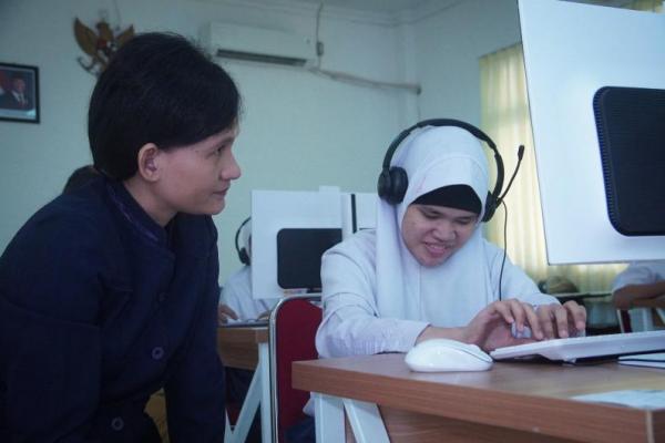 Kali ini TKA digelar khusus untuk SMP/MTs/sederajat, termasuk untuk para murid SMP Luar Biasa (SMPLB).