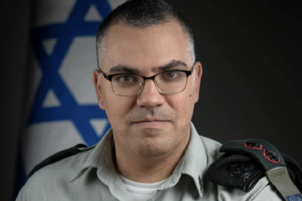Juru bicara militer Israel, Avichay Adraee mengancam akan menyerang ambulans sebagai target operasinya di Lebanon.