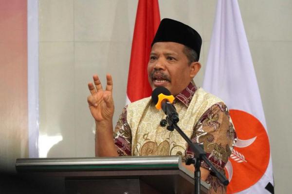 Jangan sampai yang dikorbankan hanya pengecer kecil di lapangan, sementara aktor besar yang mengendalikan distribusi dan permainan harga justru tidak tersentuh.