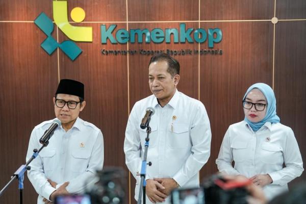 Menteri Koperasi (Menkop) Ferry Juliantono memastikan gaji manajer Koperasi Desa/Kelurahan Merah Putih (KDKMP) akan ditanggung oleh APBN selama dua tahun