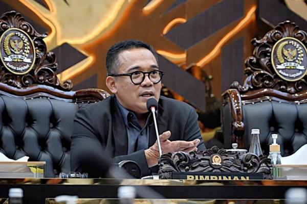 Wakil Ketua Baleg DPR RI Iman Sukri menyatakan bahwa RUU tentang Penyadapan perlu disusun untuk memberikan kepastian hukum.