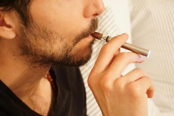 Indonesia dan Filipina merupakan sedikit dari negara di Asia Tenggara yang belum melarang vape secara total.
