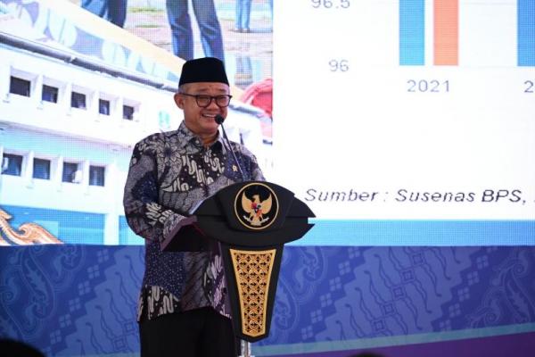 Mendikdasmen Abdul Mu`ti, Abdul Mu`ti, menegaskan komitmen pemerintah untuk meningkatkan kualitas layanan pendidikan melalui sejumlah program prioritas nasional