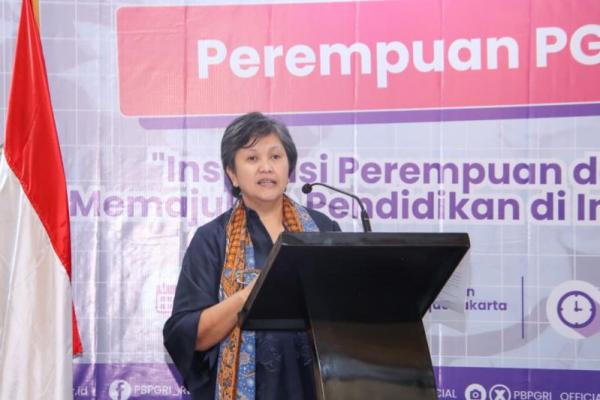 Lestari Moerdijat: Guru Perempuan Tentukan Arah Pembangunan Bangsa