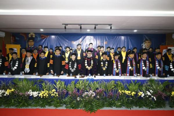 Pengukuhan tiga Guru Besar ini menjadi komitmen President University dalam mendorong pengembangan ilmu pengetahuan melalui para akademisi unggul.