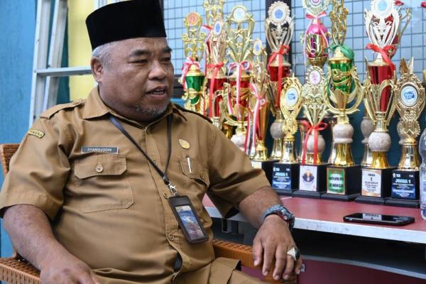 Di balik lembaran rupiah Tunjangan Profesi Guru (TPG), terselip kisah ketulusan para pendidik yang mengharukan.
