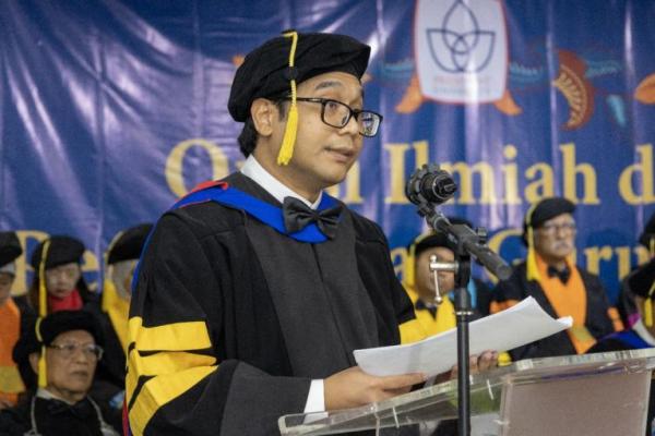 Guru Besar President University (Presuniv), Prof. Dr. Jhanghiz Syahrivar, menyoroti paradigma umum pemasaran yang hanya sekadar mengejar keuntungan.