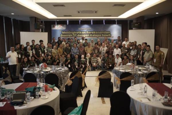Menurut data BPS 2024, Sultra memiliki 61.150 hektare lahan perkebunan sawit. Namun, Sultra juga menjadi provinsi dengan produktivitas terendah se-Indonesia