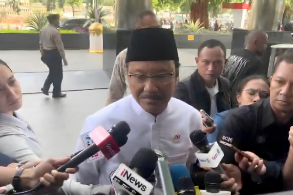 Selain mendorong keanggotaan, menurut Gus Ipul pihaknya juga mendukung pemberdayaan ekonomi penerima manfaat atau penerima bansos melalui koperasi tersebut