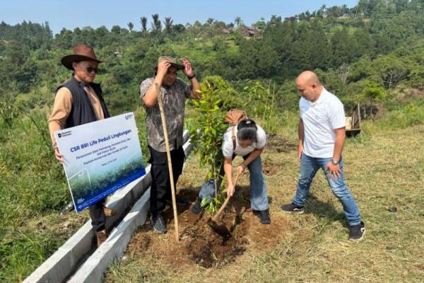 Kesehatan mata adalah aset penting dalam menunjang performa kerja.
