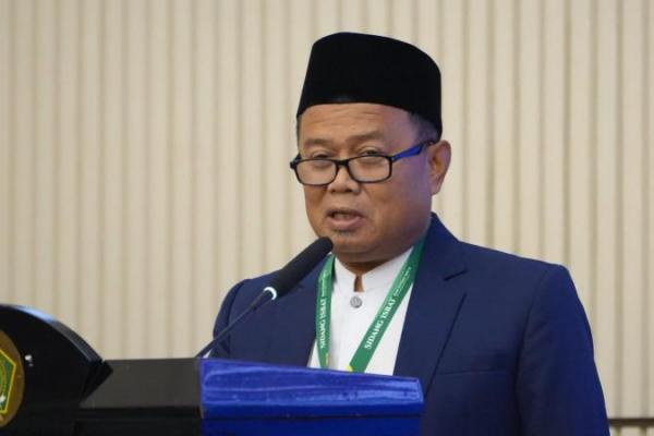 Pimpinan Pusat Persatuan Islam (PP Persis) menilai kedudukan keputusan Sidang Isbat perlu diperkuat melalui regulasi pemerintah yang mengikat
