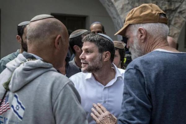 Menteri Keuangan sayap kanan Israel, Bezalel Smotrich, membeberkan bahwa jaksa penuntut di Pengadilan Kriminal Internasional (ICC) mengajukan surat penangkapan