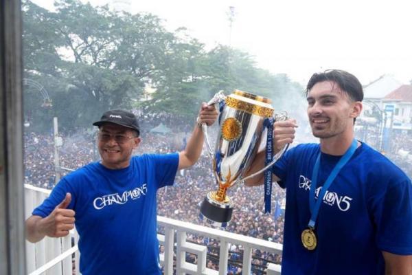 Wakil Gubernur Jawa Barat Erwan Setiawan berharap Persib Bandung mampu berbicara lebih banyak di level internasional usai memastikan gelar juara Super League