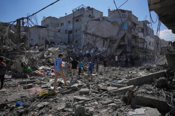 Sebanyak empat warga Palestina, termasuk satu anak, tewas dan sejumlah lainnya terluka akibat serangan udara Israel ke wilayah Palestina.