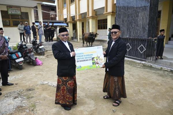 Kementerian Pendidikan Dasar dan Menengah (Kemendikdasmen) menyalurkan total 159 hewan kurban ke berbagai daerah di Indonesia