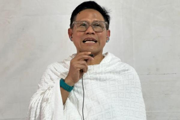 Gus Muhaimin terharu mendengar langsung pengalaman para jemaah yang merasa puas terhadap pelayanan haji tahun ini.