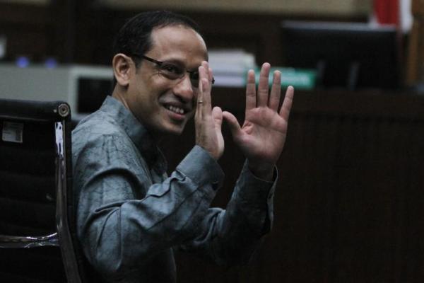 Nadiem adalah salah satu terdakwa dalam kasus dugaan korupsi pengadaan laptop Chromebook dan Chrome Device Management (CDM) di Kemendikbudristek.