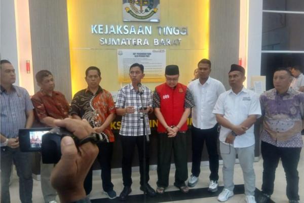 Terpidana kasus pemalsuan surat, Alber Dianto diringkus Tim Tangkap Buron (Tabur) Kejaksaan Tinggi Sumatera Barat