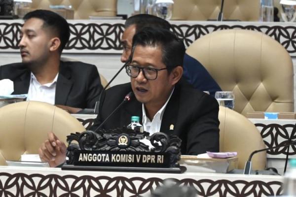 Kepastian realisasi dana Rp4 triliun untuk keselamatan perlintasan sebidang kereta api dinilai penting agar pengurangan risiko kecelakaan berjalan optimal.