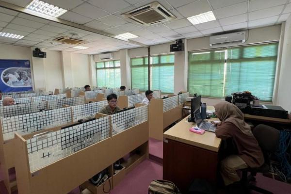 Direktorat Jenderal Pendidikan Islam Kementerian Agama menggelar Computer Based Test (CBT) Seleksi Beasiswa Kerajaan Maroko Tahun 2026, pada Minggu (7/6) kemari