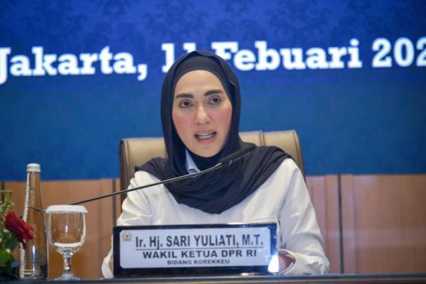 Wakil Ketua DPR RI, Sari Yuliati, menyampaikan keprihatinan dan duka cita yang mendalam atas peristiwa tragis yang menimpa tiga santri di Lombok, Nusa Tenggara.