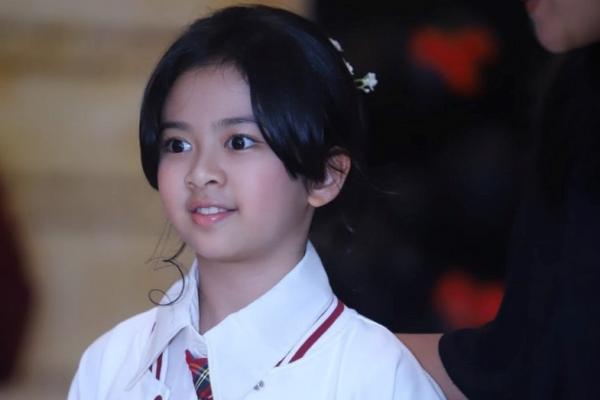 Kemunculan Alya sebagai penulis buku cilik di tengah serbuan budaya digital dan media sosial menjadi pengecualian yang unik.