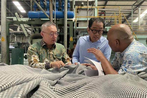 Wamenperin menilai bahwa produk-produk tekstil Indonesia tidak kalah bersaing dengan produk-produk impor, baik secara kualitas maupun harga.