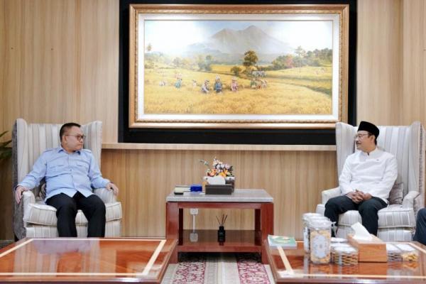 Mensos yang akrab disapa Gus Ipul itu melaporkan perkembangan program Sekolah Rakyat tersebut saat bertemu Kepala KSP Jenderal (Purn) TNI Dudung Abdurachman