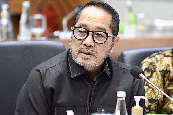 Program bantuan sosial untuk masyarakat miskin itu sudah memiliki data penerima yang jelas. Karena itu, bantuan harus tepat waktu, tepat sasaran, dan penerima.