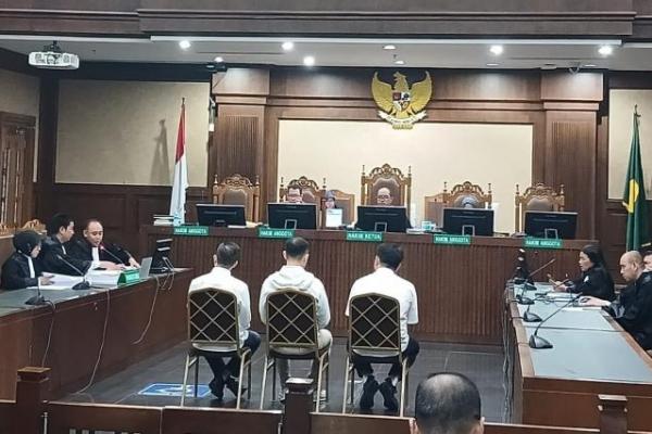 Hakim menyatakan John Field telah terbukti bersalah memberikan suap sebesar Rp61,3 miliar ke sejumlah pejabat di Direktoray Jenderal Bea Cukai.