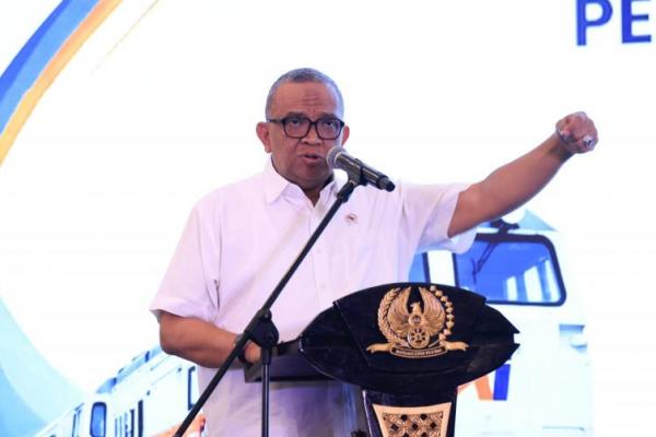 Wamenaker Afriansyah Noor sebut PKB cerminan hubungan industrial yang sehat karena dibangun melalui dialog dan kesepahaman antara manajemen dan pekerja