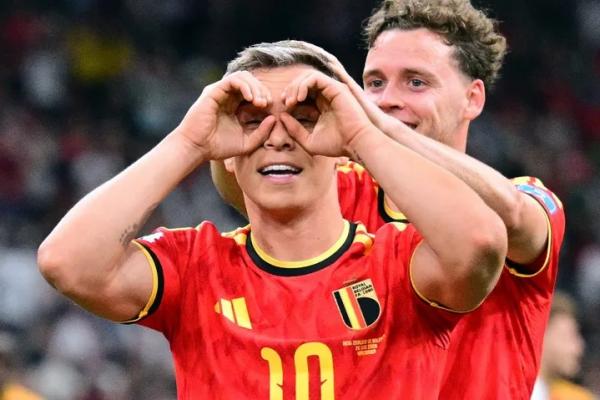 Arsenal diyakini telah mencapai kesepakatan dengan raksasa Turki, Besiktas, terkait transfer Leandro Trossard, dengan total tawaran senilai â‚¬20 juta