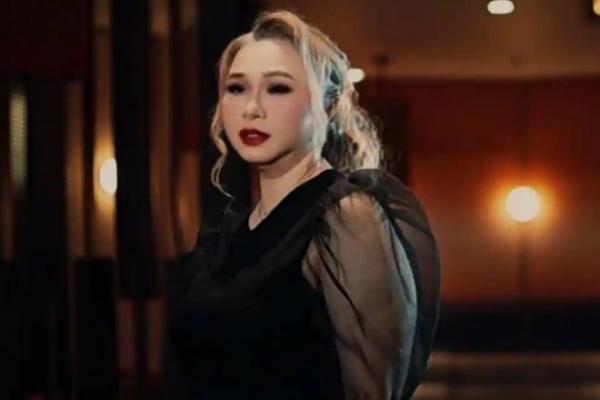 Ria Resty Fauzy Rayakan 40 Tahun Berkarya dengan Konser Spesial