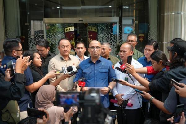 Kejagung menetapkan Sekretaris Deputi Bidang Promosi dan Kerja Sama BGN, Brigjen (Pol) Lalu Muhammad Iwan Mahardan sebagai tersangka baru korupsi MBG.
