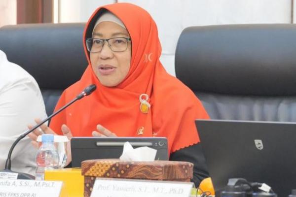 Kalau kita bicara sport science, jangan hanya fokus pada bagaimana meningkatkan performa atlet tapi juga bagaimana ada pengembangan alat bantu olahraga