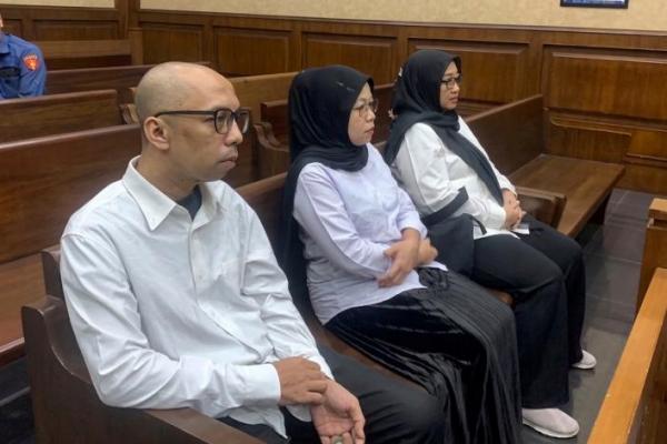 Tiga terdakwa dalam perkara dugaan korupsi terkait klaim fiktif jaminan kecelakaan kerja tahun 2014-2024 didakwa telah merugikan keuanga negara sebesar Rp24,5 M