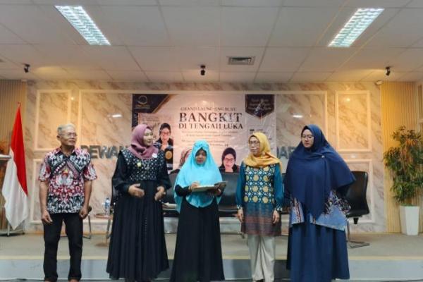Karya menjadi sumber inspirasi bagi masyarakat bahwa setiap orang memiliki peluang untuk bangkit dari masa sulit.