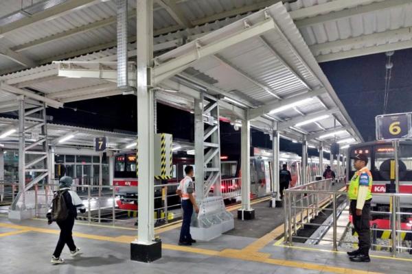 Data statistik volume pengguna Commuter Line di lintas Bogor mencapai 78.077.679 orang, dengan rata-rata per hari 431.368 orang.