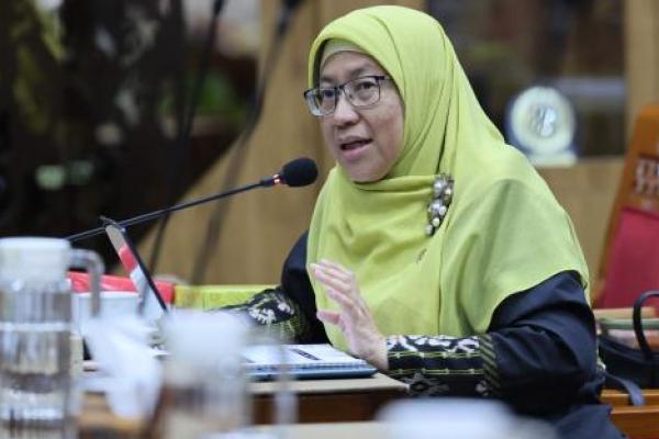 Artinya itu sebagai bagian dari desain SDM ke depan. Sehingga ketika kemudian ada pendirian perguruan tinggi baru sekalipun sudah dalam kerangka desain tersebut