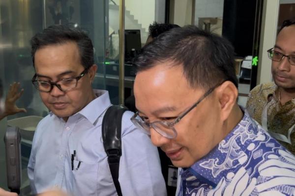 KPK mencecar anggota V Badan Pemeriksa Keuangan (BPK) RI Bobby Adhityo terkait dugaan pengaturan audit di Pemerintah Kabupaten Muara Enim.