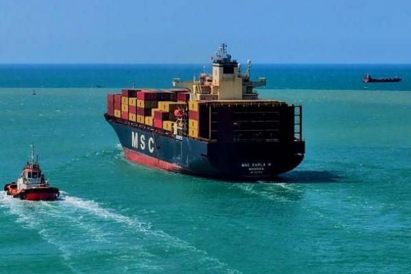 Kegiatan bongkar muat mencapai 1.632 TEUs, yang terdiri atas 1.248 TEUs muatan ekspor dan 384 TEUs muatan impor.
