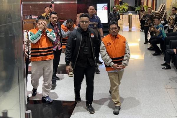 Anggota Komisi II DPR RI Fauzan Khalid mengimbau seluruh ASN Pemerintah Kabupaten Lombok Barat untuk tetap tenang dan fokus menjalankan roda pemerintahan.