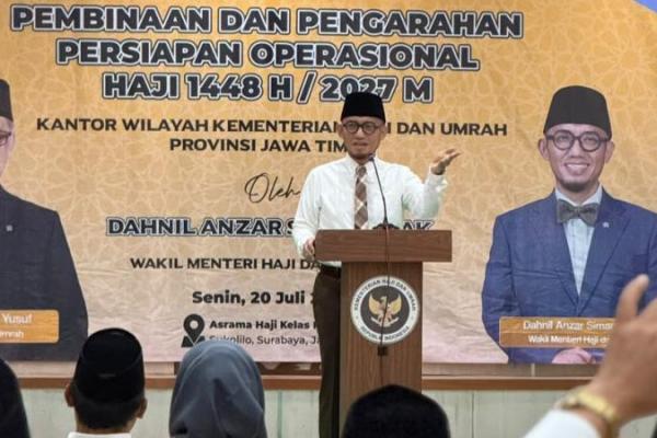 Ini jemaah sudah kita umumkan. Sudah diumumkan semua, Bu. Yang waiting list yang akan berangkat 2027 kita umumkan