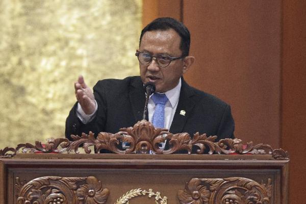 Wakil Ketua Komisi I DPR Anton Sukartono Suratto menyampaikan hasil pembahasan dua RUU tentang kerja sama pertahanan antara Indonesia dengan Malaysia dan Turki